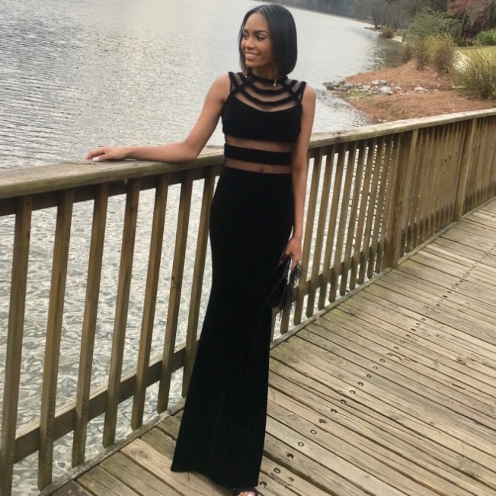 Beautiful classy Black velvet prom dress!